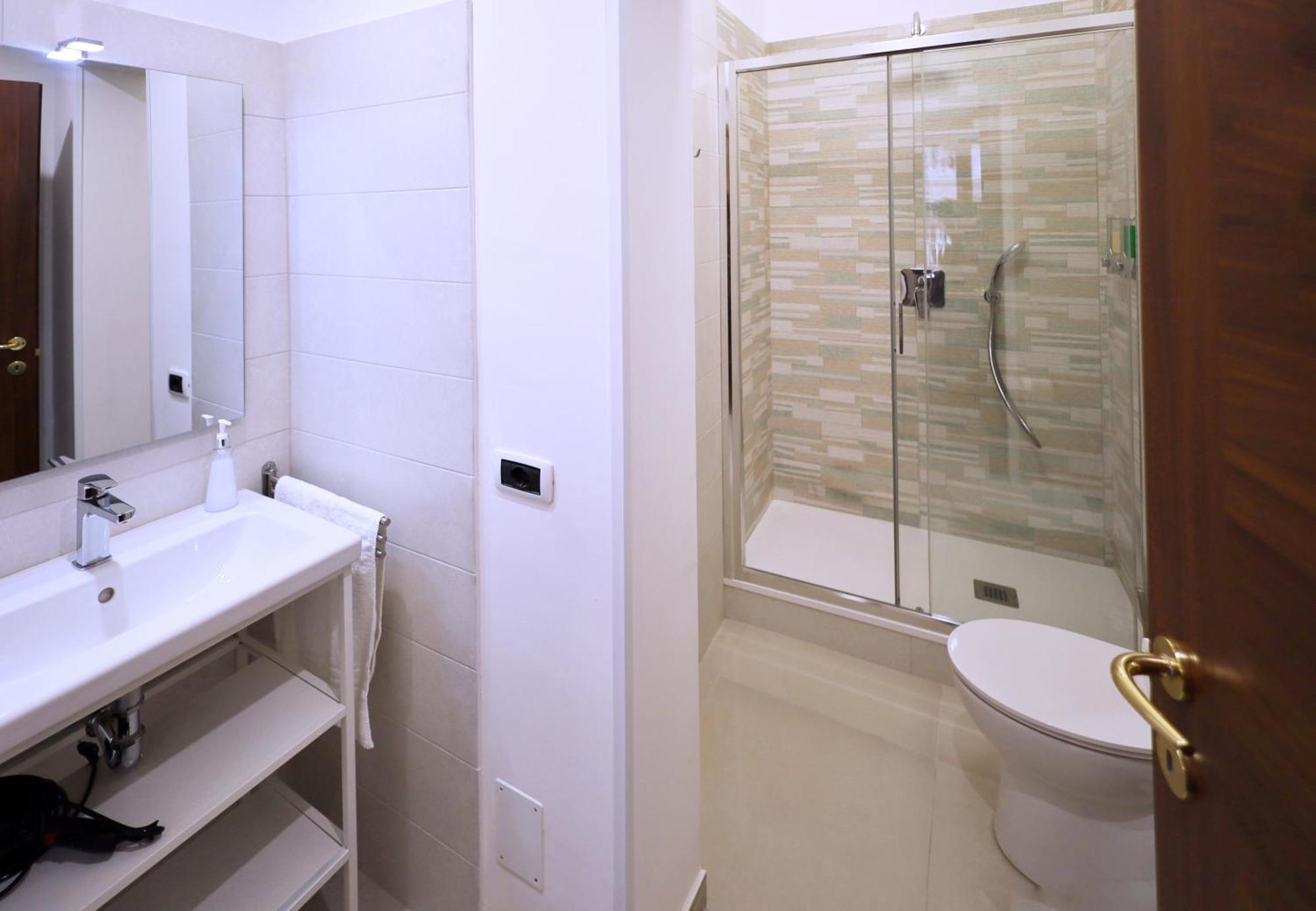 Cataneasy Rooms ภายนอก รูปภาพ
